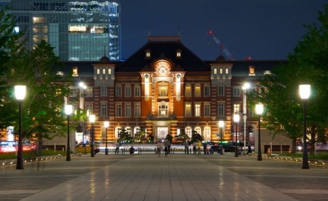 夜の東京駅　プロムナード