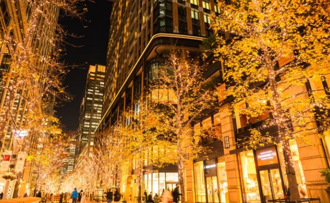 丸の内　イルミネーション　イエロー　ゴールド